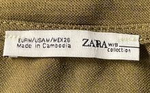 Load image into Gallery viewer, Zara Womens Green Short Sleeve V-Neck Pullover Blouse Top Size Medium
