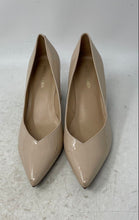 Load image into Gallery viewer, Marc Fisher Womens Caitlin Cream Patent Leather Pointed Toe Pump Heels Size 8M
