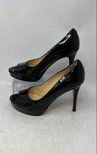 Load image into Gallery viewer, Vero Cuoio Womens Black Peep Toe Slip-On Stiletto Pump Heels Size 7.5