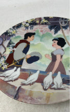 Load image into Gallery viewer, Knowles Walt Disney Snow White A Wish Come True Decorative Collector Plate