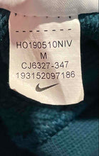 Load image into Gallery viewer, Nike Womens Hunter Green Long Sleeve Cropped Pullover Hoodie Size Medium