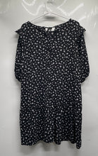 Load image into Gallery viewer, H&M Womens Black White Floral Print Short Sleeve Mini Dress Size XL