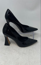 Load image into Gallery viewer, Vince Camuto Womens Akenta Black Pointed Toe Slip-On Pump Heels Size 8.5M