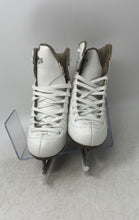 Load image into Gallery viewer, Lake Placid Whitney Womens White Leather Lace-Up Figure Ice Skates Size 3