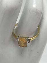 Load image into Gallery viewer, Women's Gold Tone With Stones Ring Size 10. Weight 1.9g (NCL)