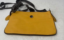 Load image into Gallery viewer, Vera Pelle Womens Yellow Pebble Leather Adjustable Strap Crossbody Bag