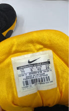 Load image into Gallery viewer, Nike Boys Diamond Turf II 488294-018 Black Yellow Lace-Up Basketball Shoes Sz 7