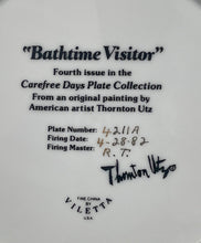Load image into Gallery viewer, Set Of 2 Viletta Bathtime Visitor Nature Hunt Decorative Collector Plates
