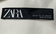 Load image into Gallery viewer, Zara Womens Off-White Pocket Regular Fit Sleeveless Open Front Vest Size XS