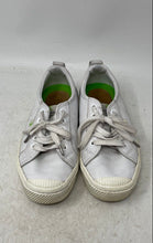 Load image into Gallery viewer, Cariuma Unisex White Leather Low Top Lace-Up Sneaker Shoes Size M 5 W 6.5