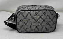 Load image into Gallery viewer, Vivitar VECXX101 Black 16x Zoom Digital Camera With Accessories And A Bag NCL
