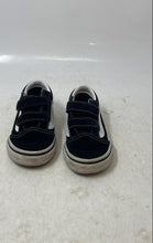 Load image into Gallery viewer, Vans Kids Old Skool V Black White Hook And Loop Sneaker Shoes Size 6.5