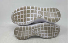 Load image into Gallery viewer, Nike Womens Roshe One White Black Low Top Lace-Up Sneaker Shoes Size 7.5