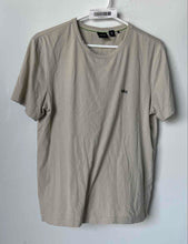 Load image into Gallery viewer, Boss Boys Khaki Short Sleeve Crew Neck Comfort Pullover T-Shirt Size Small
