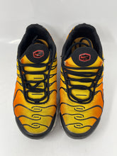 Load image into Gallery viewer, Authentic Nike Kids Air Max Plus Orange Black Sneaker Shoes Size 3.5Y Damaged
