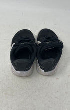Load image into Gallery viewer, Nike Boys Star Runner 4 DX7616-001 Black Low Top Slip-On Sneaker Shoes Size 8C