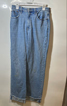 Load image into Gallery viewer, Abercrombie & Fitch Womens Blue Denim Medium Wash Straight Leg Jeans Size 28- 6L