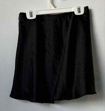 Load image into Gallery viewer, Forever 21 Womens Black Side Zip Flat Front Stretch Short Mini Skirt Size Small