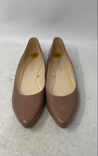Load image into Gallery viewer, Nine West Womens Beige Patent Leather Pointed Toe Slip-On Ballet Flats Size 8