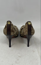 Load image into Gallery viewer, Coach Womens Beige Brown Signature Print Slip-On Pump Heels Size 8B