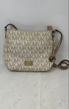 Load image into Gallery viewer, Michael Kors Womens White Signature Print Adjustable Strap Shoulder Bag