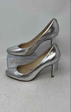 Load image into Gallery viewer, Coach Womens Nala Silver Round Toe Slip-On Stiletto Pump Heels Size 5B