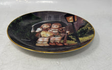 Load image into Gallery viewer, M.J. Hummel Stormy Weather Little Companions Porcelain Collector Plate