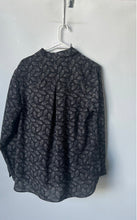 Load image into Gallery viewer, Max Studio Womens Black White Leaf Printed Long Sleeve Button-Up Shirt Size M