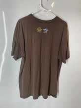Load image into Gallery viewer, Anvil Mens Brown Cotton Short Sleeve Crew Neck Concert Graphic T-Shirt Size XL
