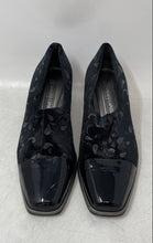 Load image into Gallery viewer, Roberto Capucci Womens Black Velvet Square Toe Slip-On Pump Heels Size 7C