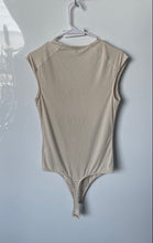 Load image into Gallery viewer, Express Womens Beige Short Cap Sleeve Scoop Neck One-Piece Bodysuit Size M