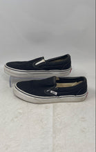 Load image into Gallery viewer, Vans Unisex Classic Black Round Toe Slip-On Sneakers Shoes Size W7.5 M6