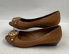 Load image into Gallery viewer, Authentic Tory Burch Womens Amanda Brown Wedge Pump Heels Size 7.5M Damaged