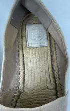 Load image into Gallery viewer, Authentic Tory Burch Womens Weston Beige Espadrille Flats Size 8M Worn Stained