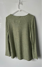 Load image into Gallery viewer, Mario Serrani Womens Green Long Sleeve Crew Neck Pullover T-Shirt Size Medium