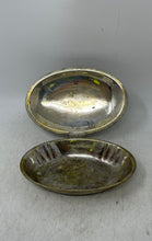 Load image into Gallery viewer, Vintage Wooden Handle Detailed Oval Shape Silent Butler Crumb Catcher