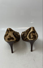 Load image into Gallery viewer, Michael Kors Womens Brown Beige Animal Print Slip-On Stiletto Pump Heels Size 8M