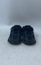 Load image into Gallery viewer, Nike Kids V5 RNR Black Round Toe Low Top Slip-On Sneaker Shoes Size 7C