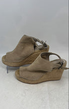 Load image into Gallery viewer, Kenneth Cole Womens Beige Open Toe Wedge Espadrilles Sandals Size 10