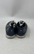 Load image into Gallery viewer, Guess Womens Baya 2 Navy White Low Top Lace-Up Sneaker Shoes Size 5.5M