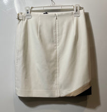 Load image into Gallery viewer, White House Black Market Womens White Back Zip Straight & Pencil Skirt Size 2