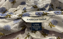 Load image into Gallery viewer, American Eagle Outfitters Womens White Blue Floral Short Sleeve Blouse Top Sz L