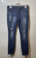 Load image into Gallery viewer, Bebe Womens Blue Denim Dark Wash 5 Pocket Design Skinny Jeans Pants Size 28