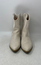 Load image into Gallery viewer, Dolce Vita Womens Karyn Beige Pointed Toe Pull-On Cowgirl Western Boots Size 10