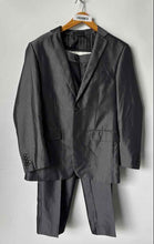 Load image into Gallery viewer, Vinci Mens Gray Striped Notched One Button Blazer & Pants 2 Piece Suit Set 32R