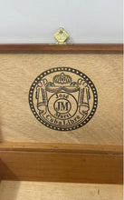 Load image into Gallery viewer, Jose Marti Brown Wooden Collectible Tobacciana Cigar Box