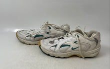 Load image into Gallery viewer, Nike Womens White Green Leather Lace-Up Low Top Sneaker Shoes Size 9