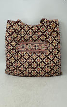Load image into Gallery viewer, Vera Bradley Womens Multicolor Sherry Medallion Quilted Magnetic Shoulder Bag