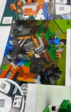 Load image into Gallery viewer, Lot Of 8 Pieces Lego Minecraft Mixed Building Toy Instruction Manual Books
