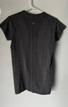 Load image into Gallery viewer, Lululemon Womens Gray Heather Swiftly Tech Short Sleeve T-Shirt Size 8